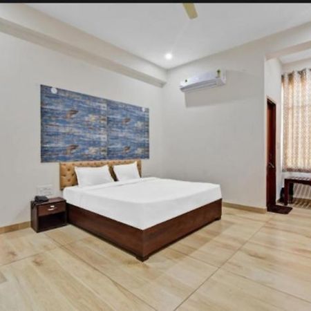 Hotel Amrapali Inn ชัยปุระ ภายนอก รูปภาพ