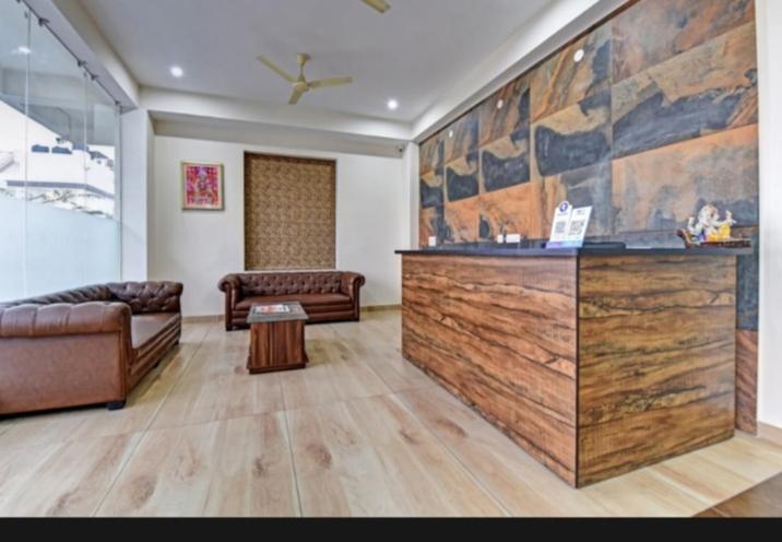 Hotel Amrapali Inn ชัยปุระ ภายนอก รูปภาพ